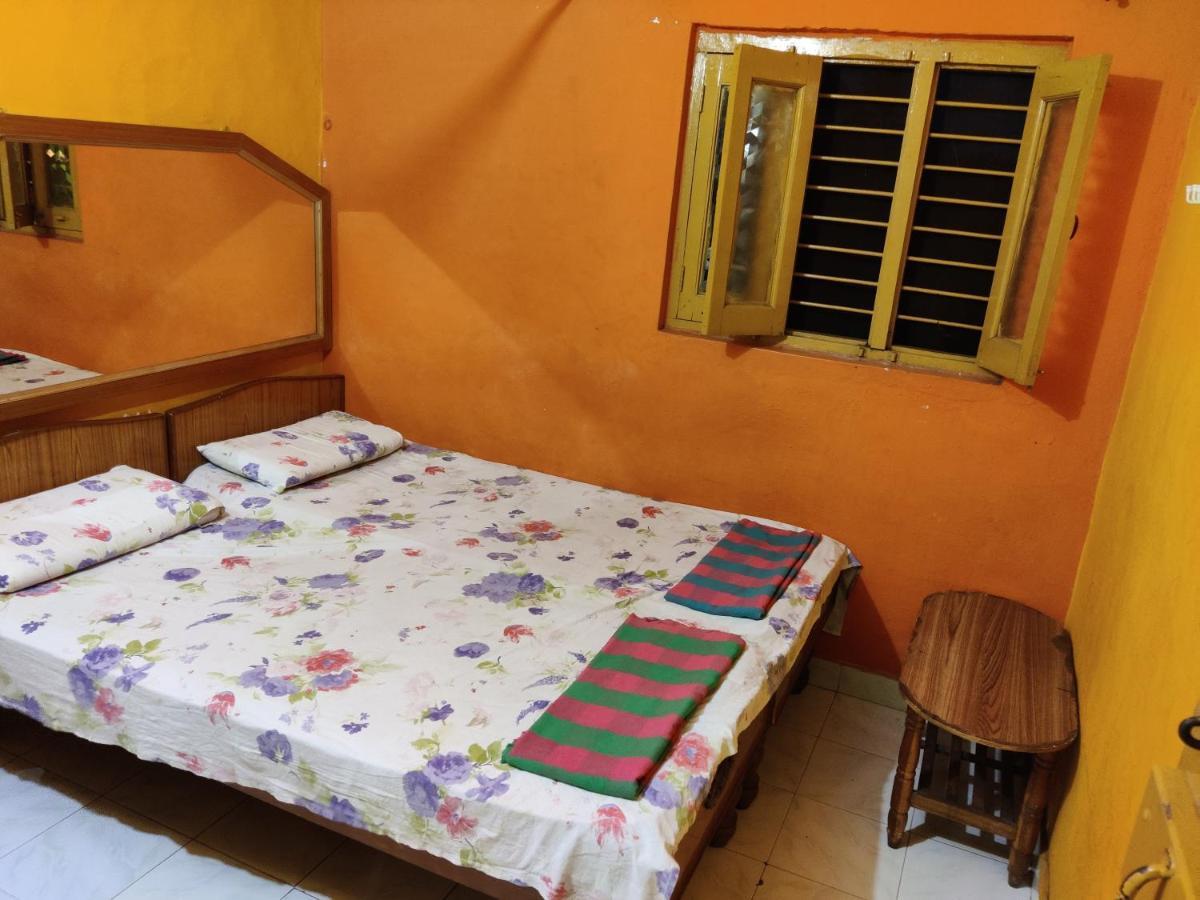 Archana Guest House River View Hampi Exteriör bild