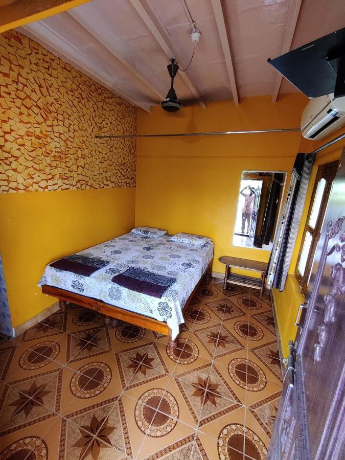Archana Guest House River View Hampi Exteriör bild